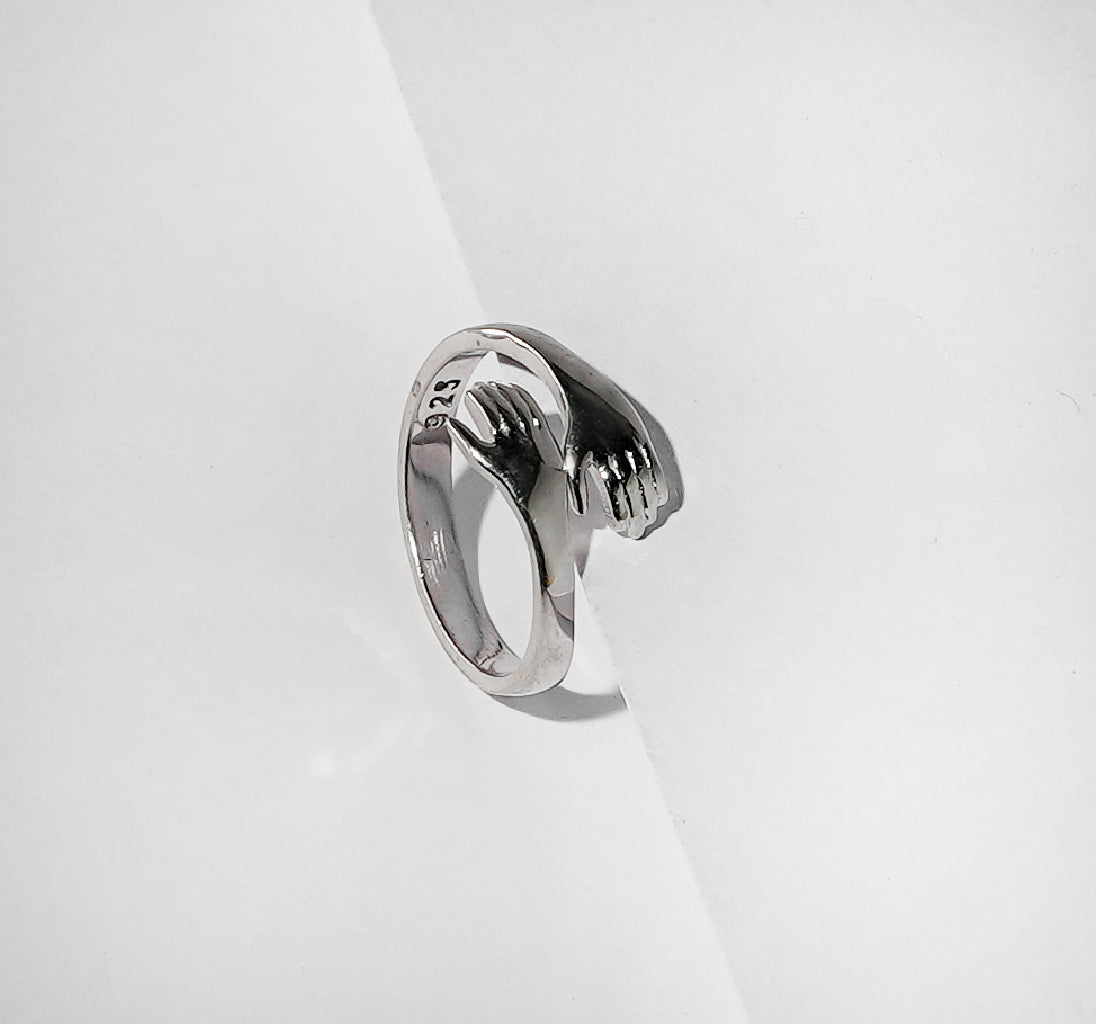 SWEET HUG SILVER RING