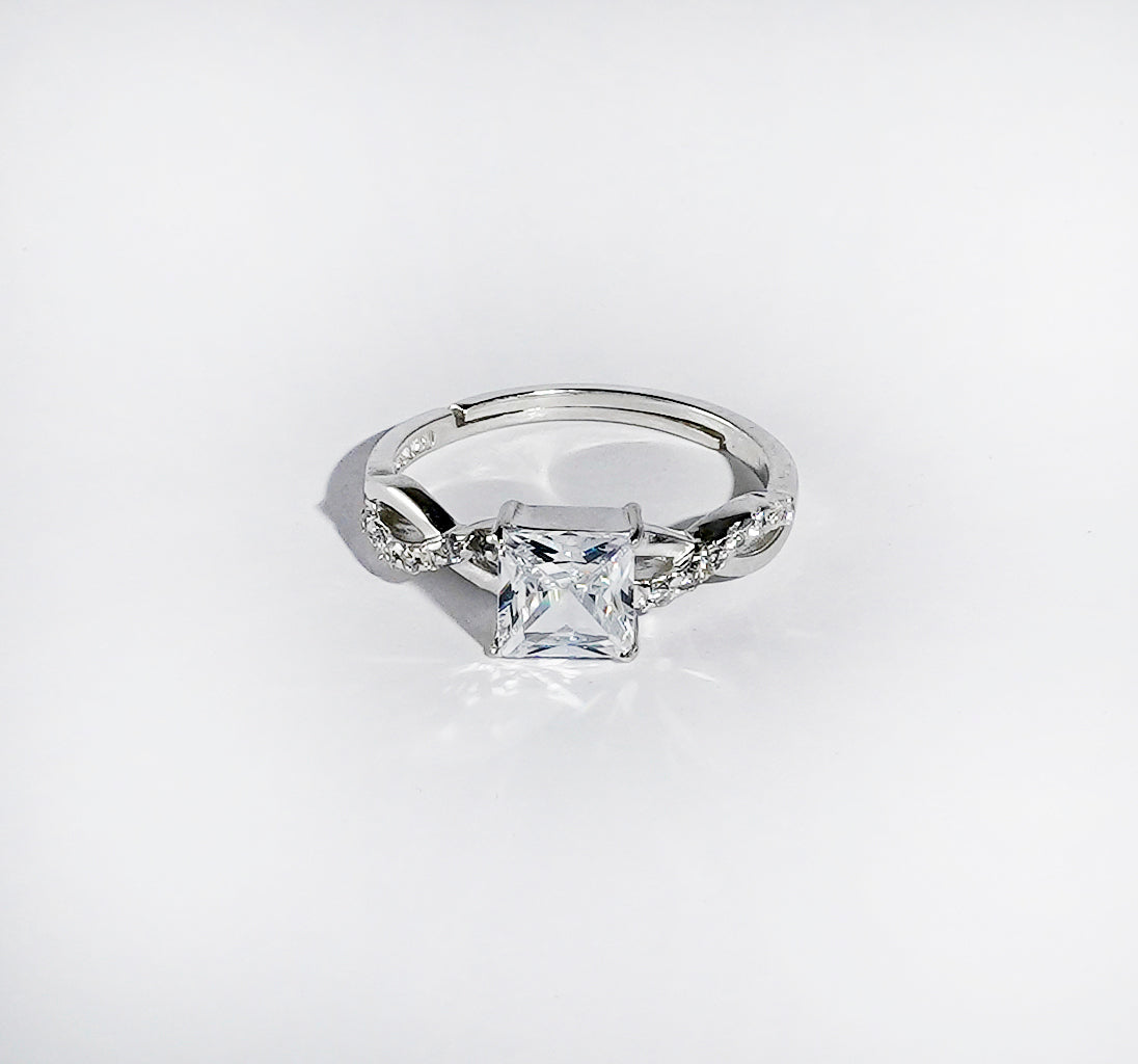 CROSSING SOLITAIRE SILVER RING