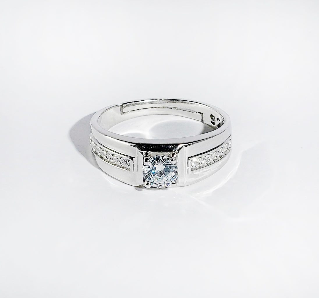 Classic Solitaire silver ring