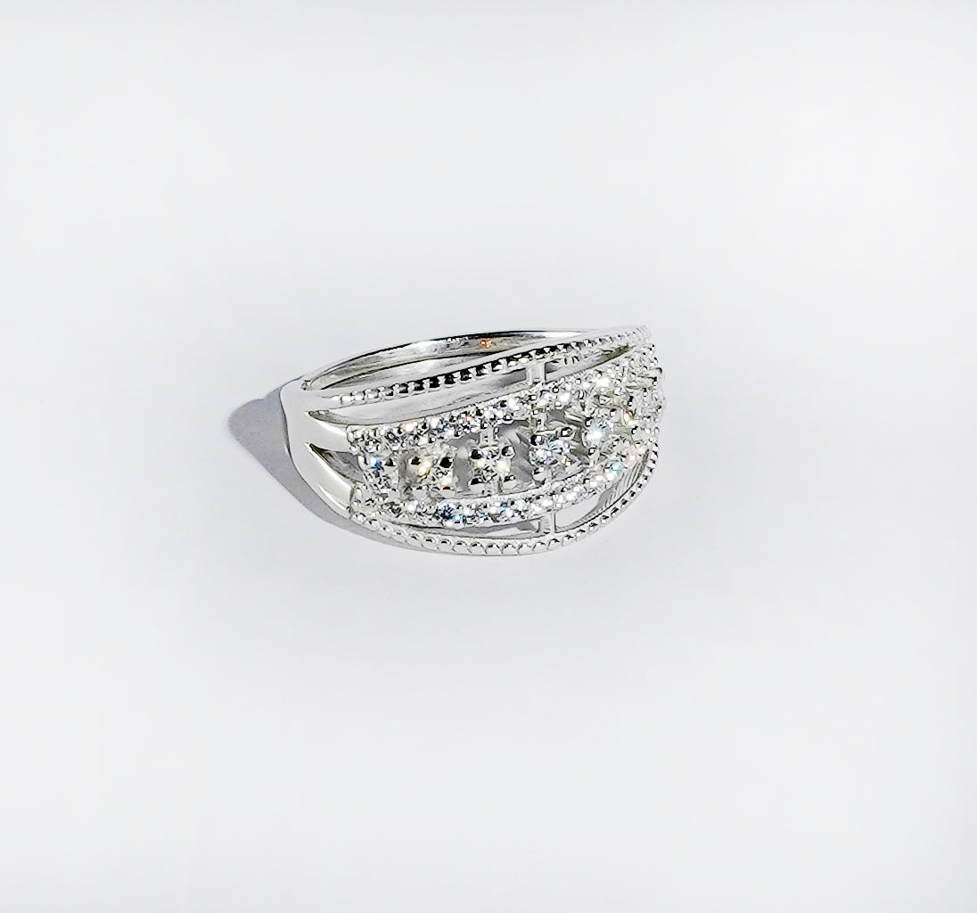 DAZZLING BOLD SILVER RING