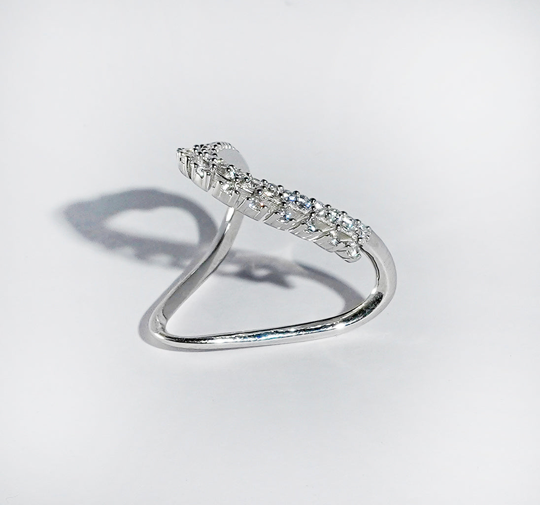 DOUBLE LAYERED V SHAPE SILVER RING