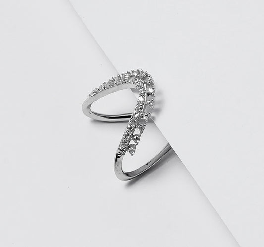 DOUBLE LAYERED V SHAPE SILVER RING