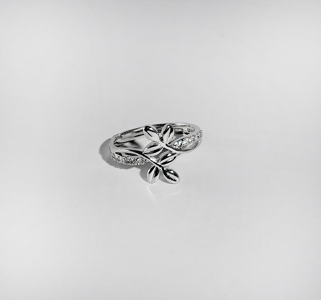 Dancing Leaves Silver Ring