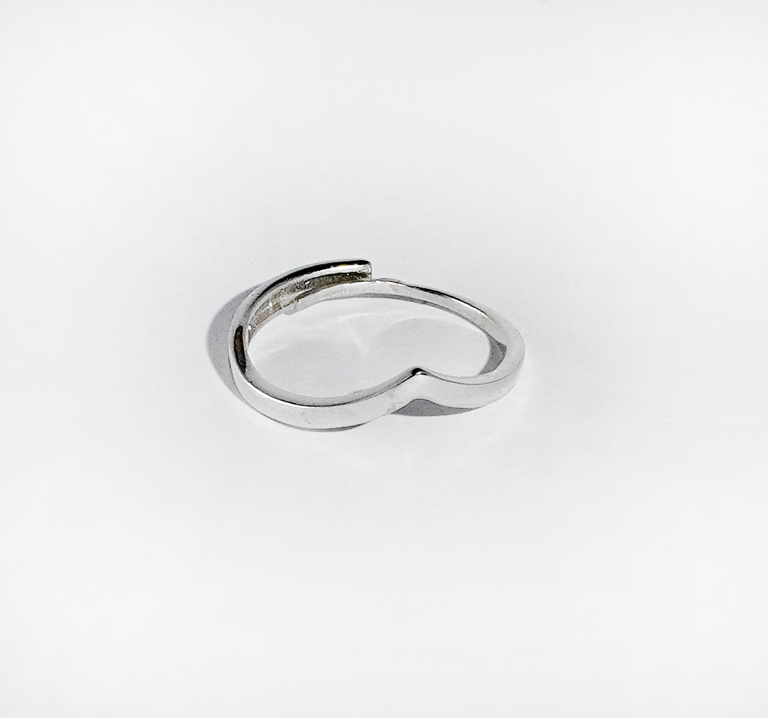 MINIMALIST V SHAPE SILVER RING