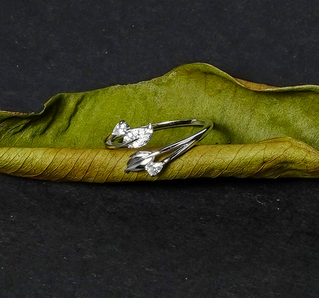 OPEN LEAF SILVER RING