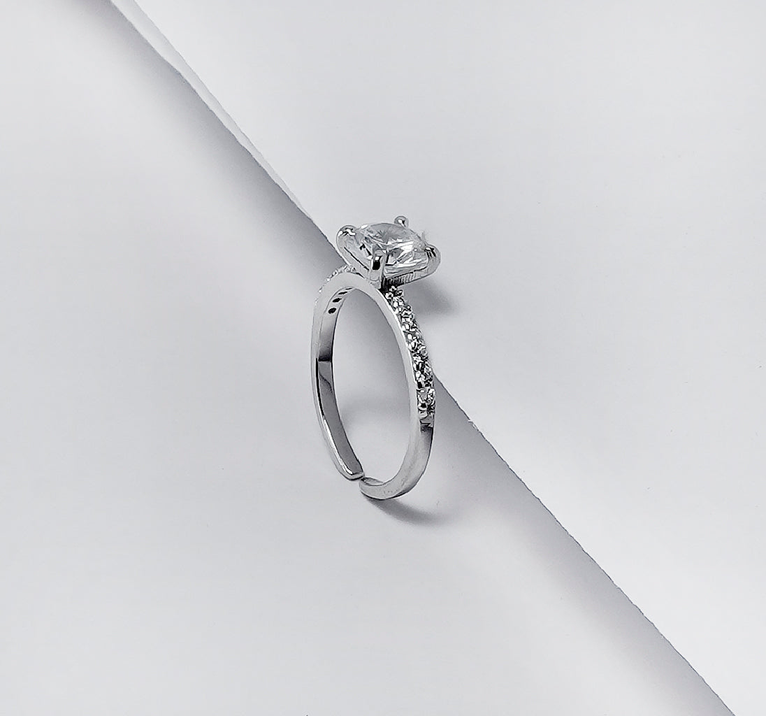 RICH SOLITAIRE SILVER RING