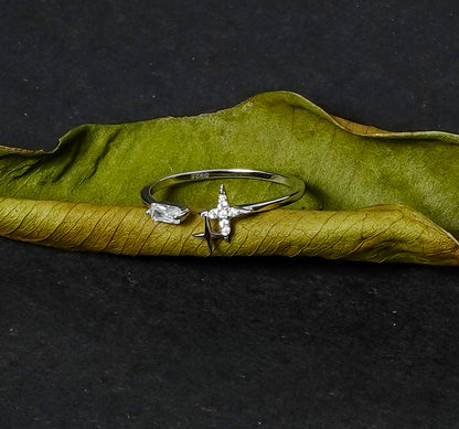 SPARKLING STONE SILVER RING