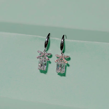 THE HANGING SOLITAIRE SILVER EARRINGS