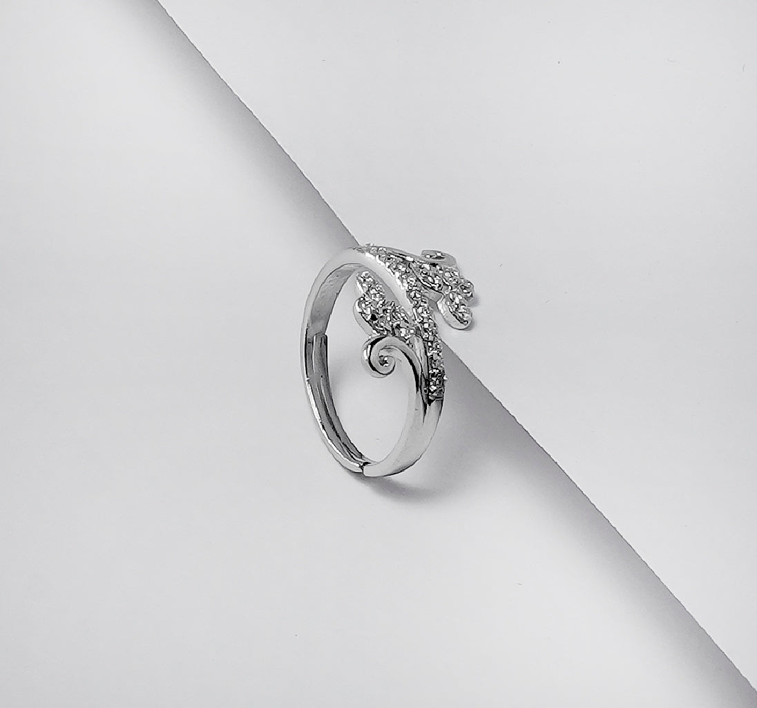 THE WAVY LEAVES SILVER RING