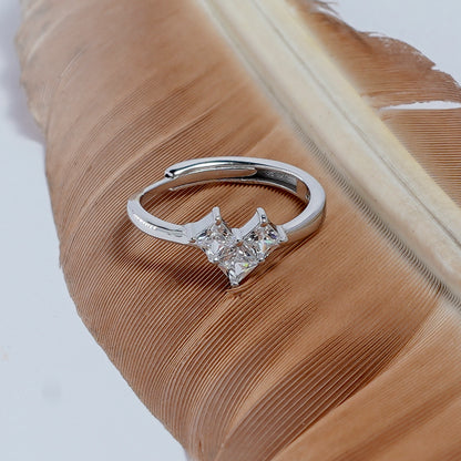 THREE SQUARE HEART SILVER RING