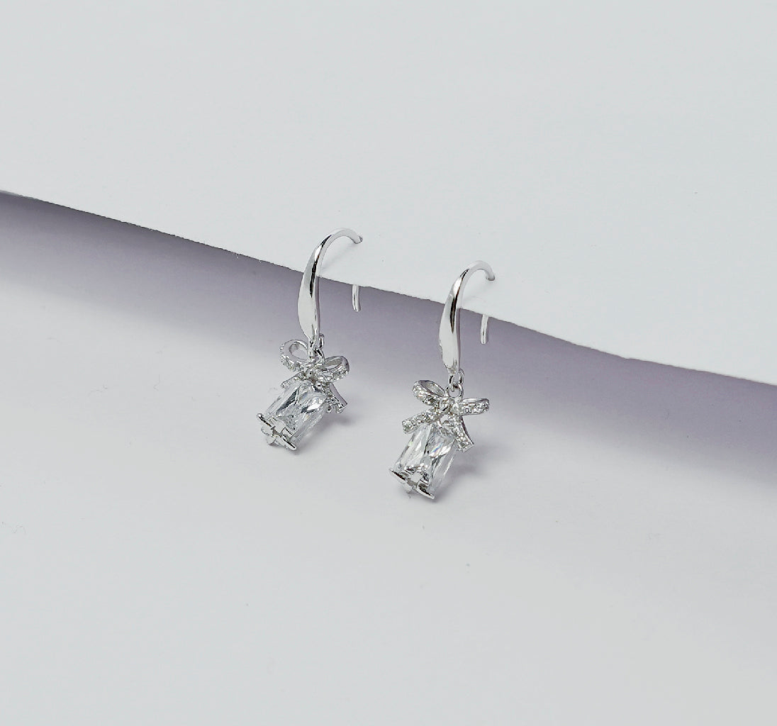 THE HANGING SOLITAIRE SILVER EARRINGS